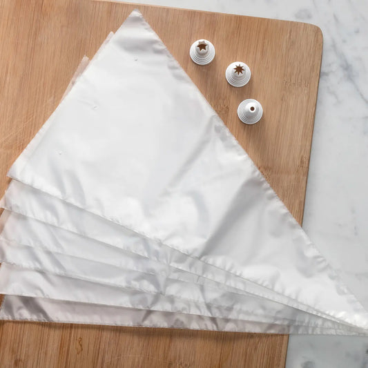 Decorating Bags With 3 Decorating Nozzles