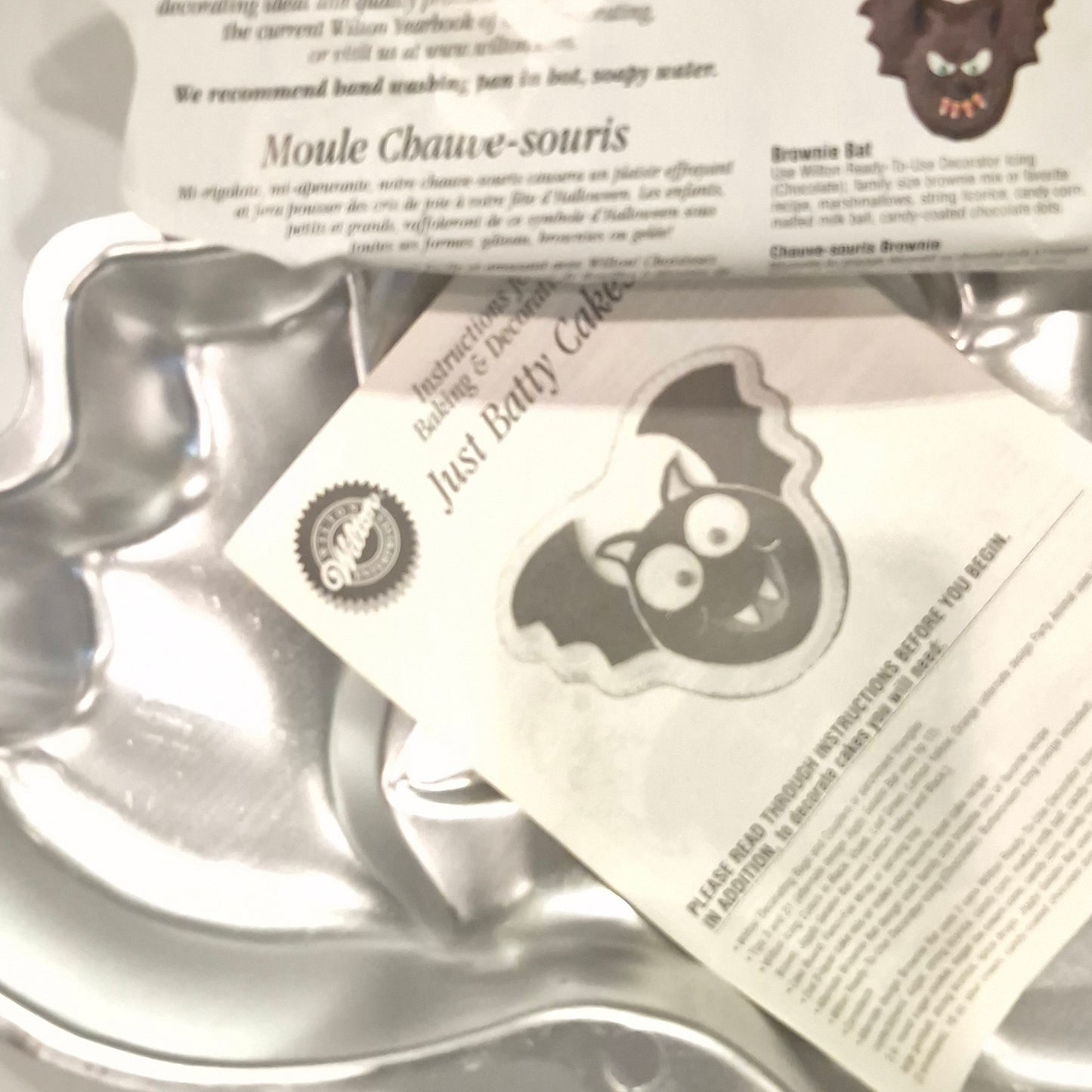 Wilton Just Batty Cake Pan Aluminum New with Insert Vintage 2004