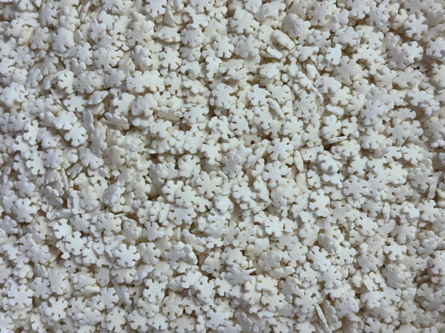 Winter Confetti: Snowflakes 8oz