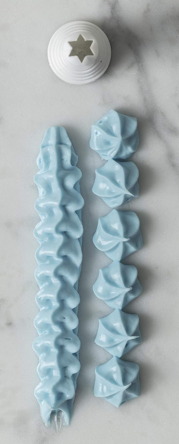 Decorating Bags With 3  Decorating Nozzles