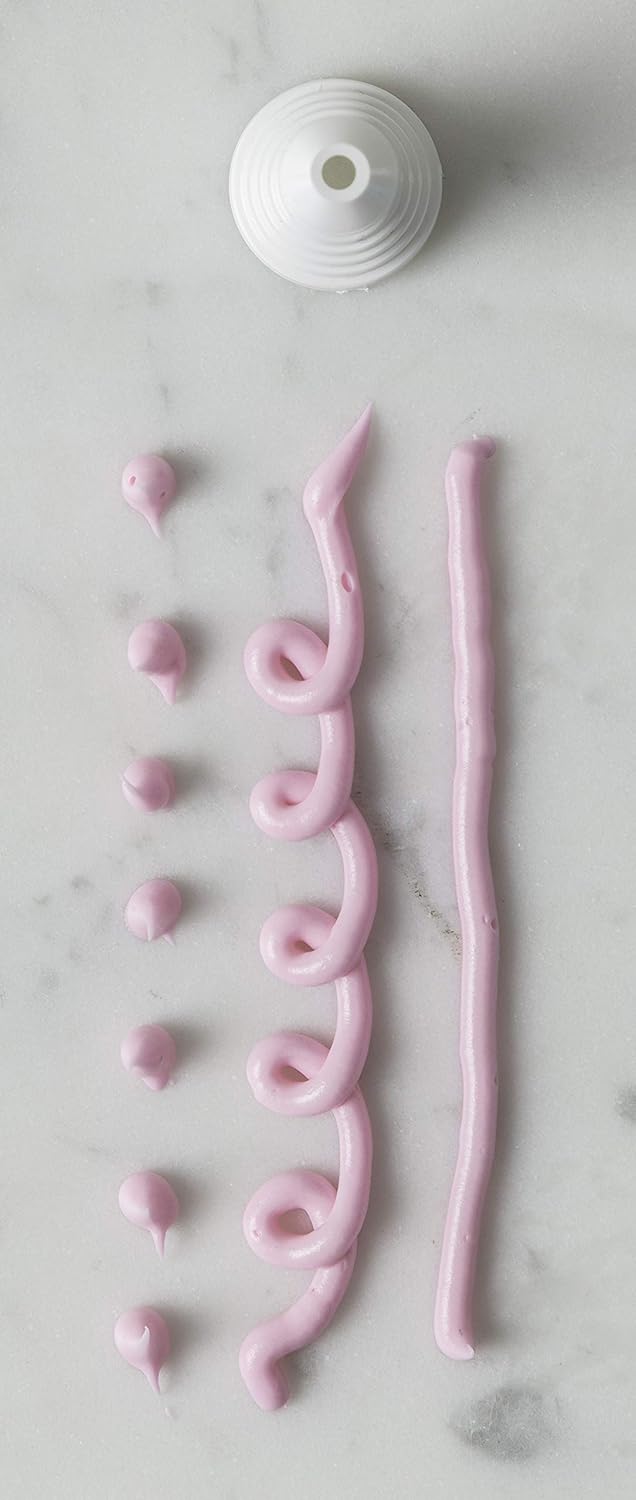 Decorating Bags With 3  Decorating Nozzles