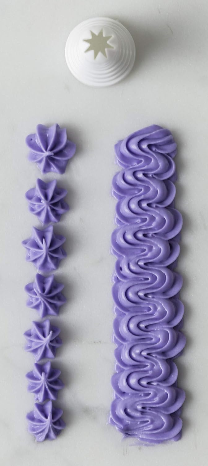 Decorating Bags With 3  Decorating Nozzles