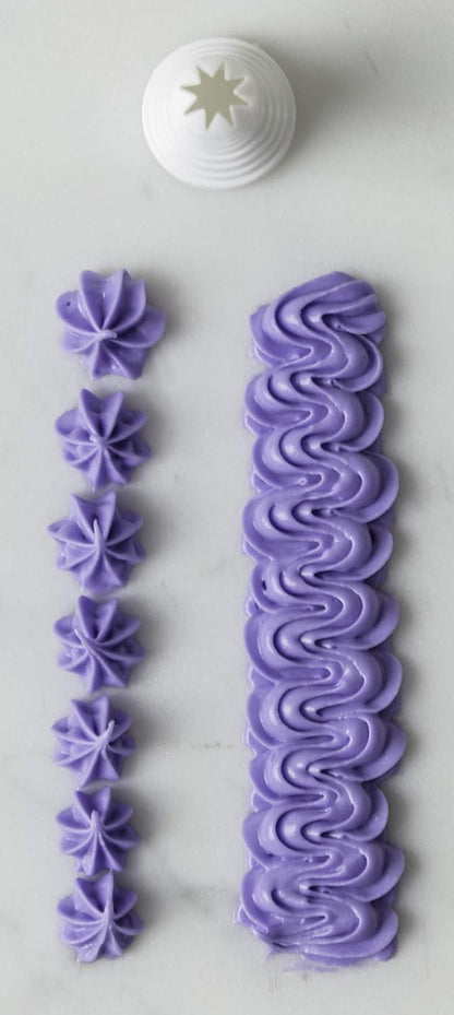 Decorating Bags With 3  Decorating Nozzles