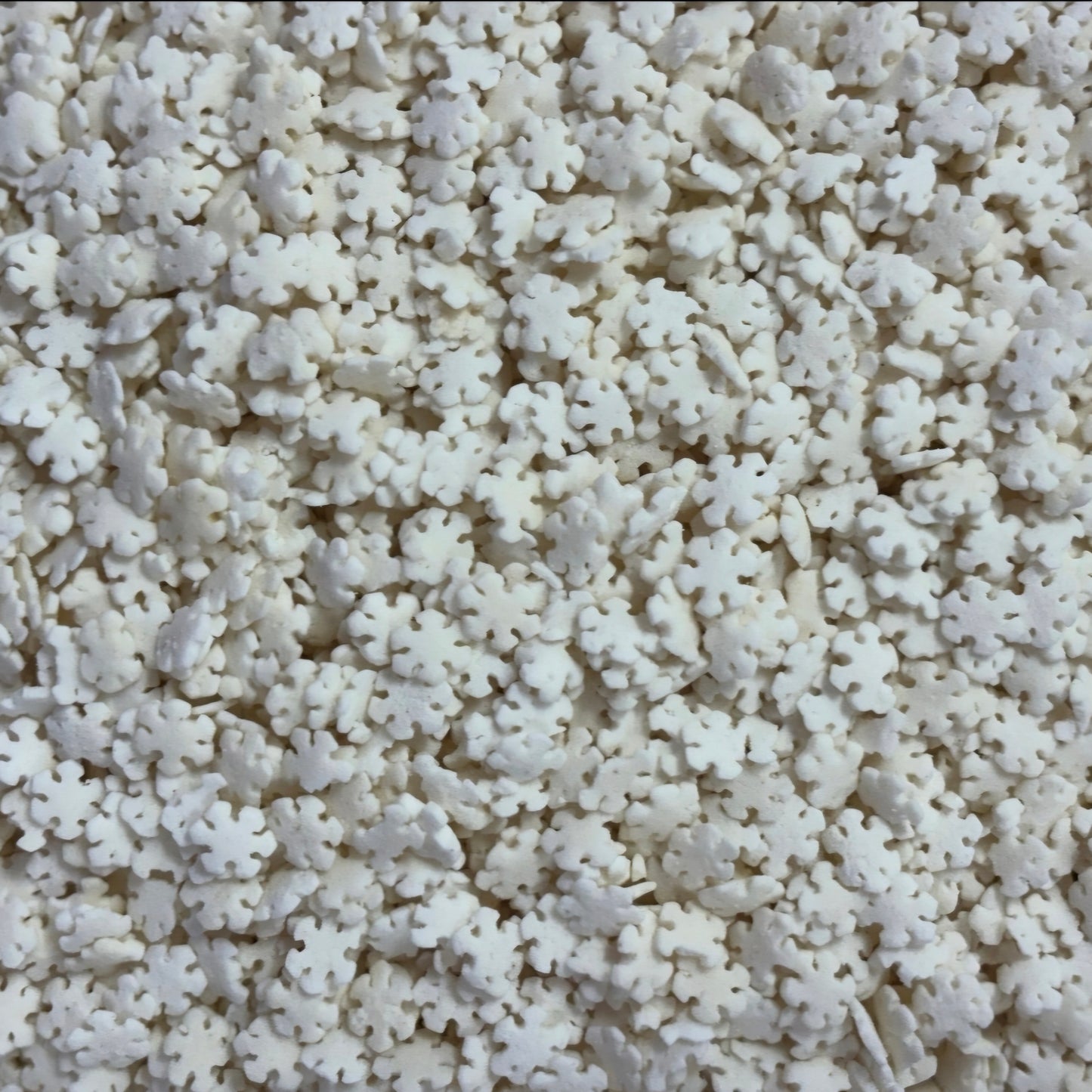 Winter Confetti: Snowflakes  4oz