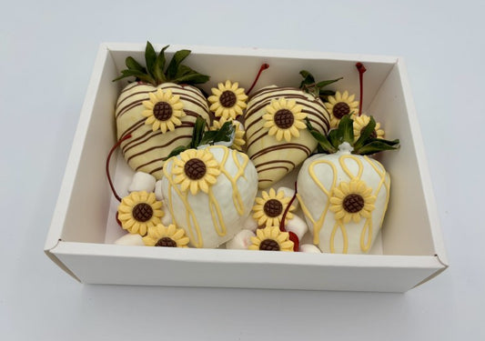 Strawberry Box White with Clear Lid