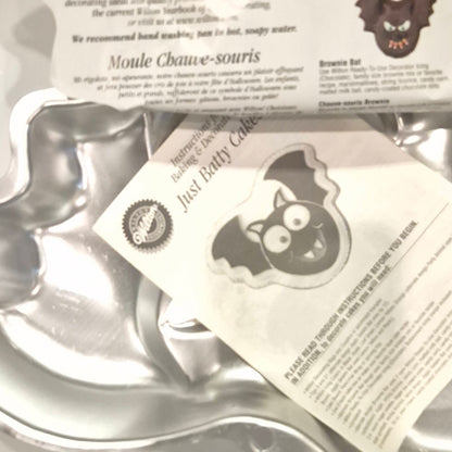 Wilton Just Batty Cake Pan Aluminum New with Insert Vintage 2004
