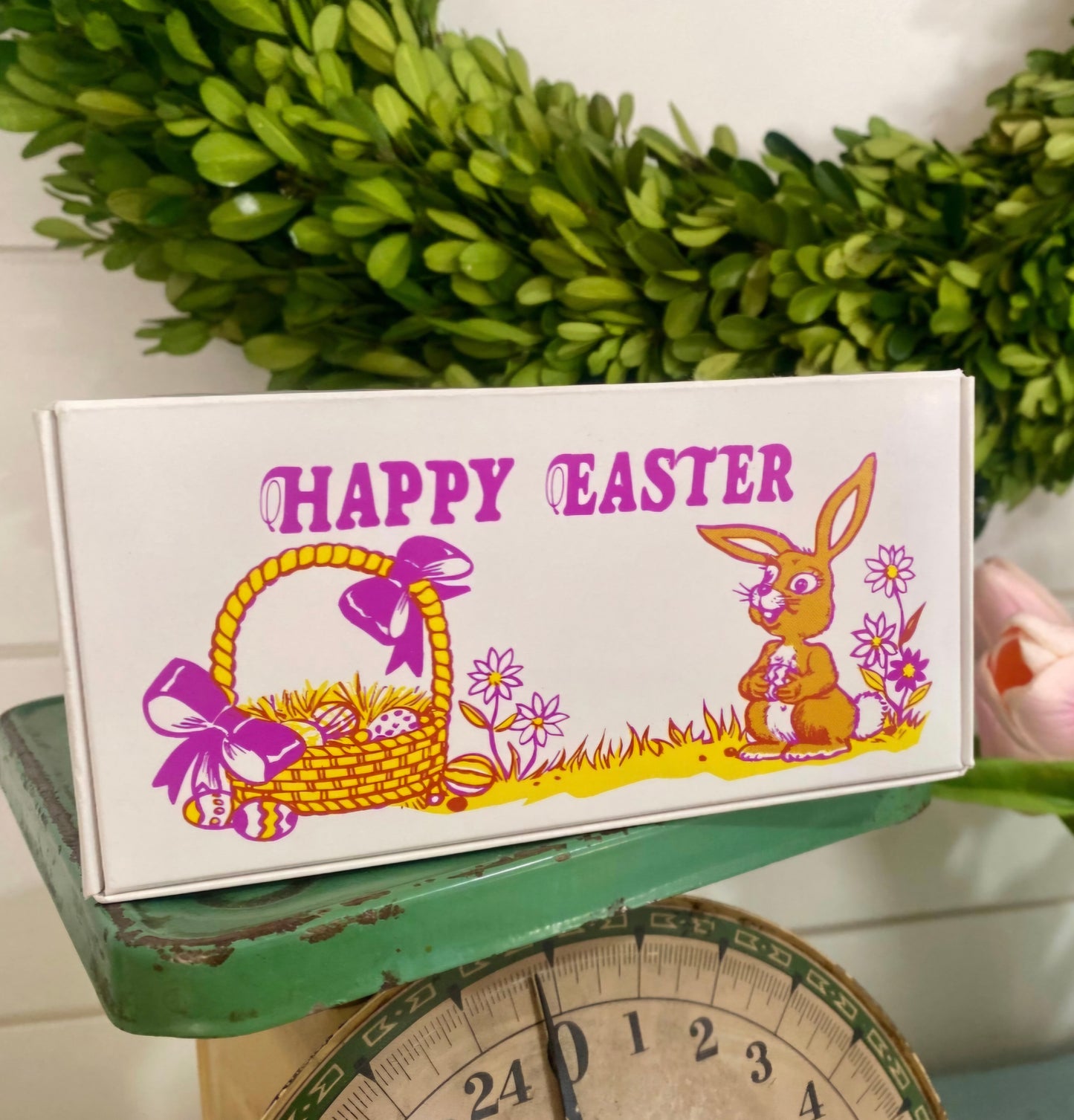 Easter 1 Lb Vintage Style Happy Easter Box 5 Count