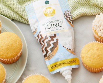 White Decorating Icing 8oz With 2 Tips