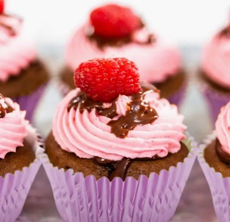 Cupcake Liners Standard Light Pink Foil 32-Count